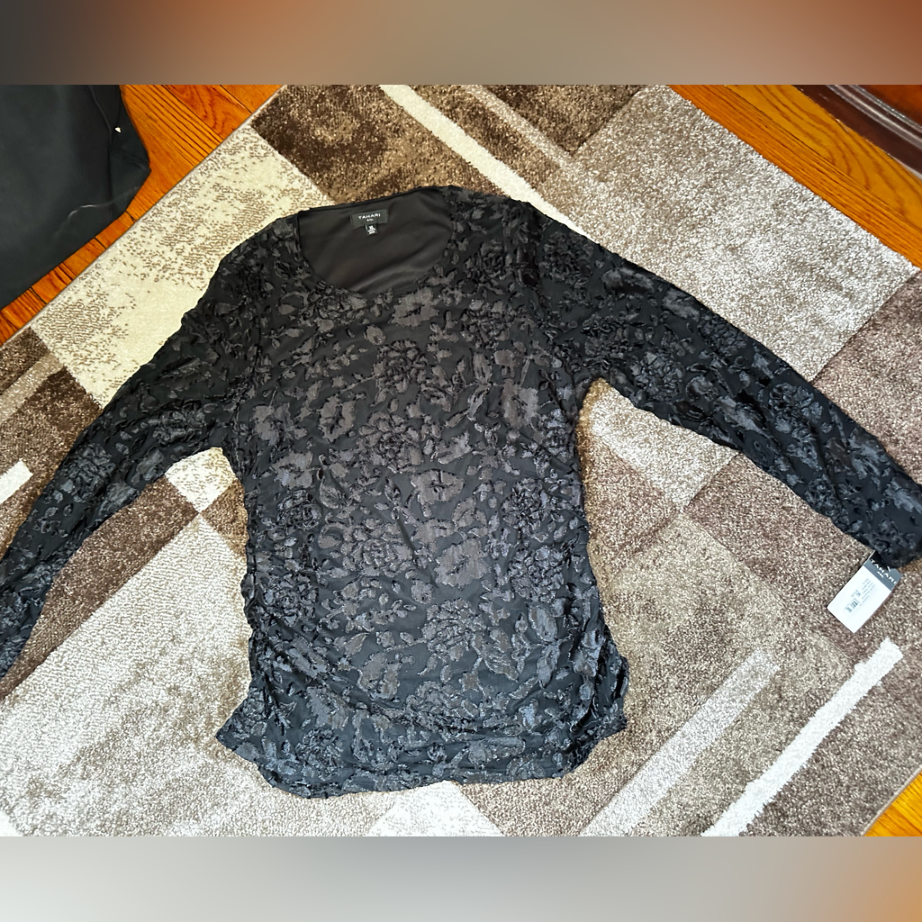 Tahari Blouse; Size Xl; Nwt